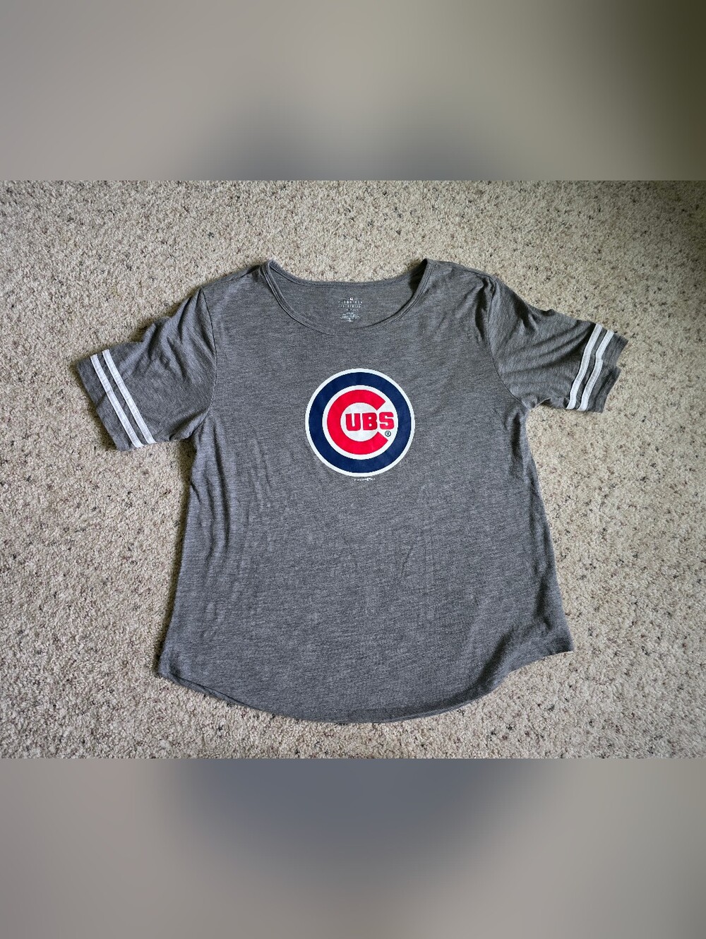 Chicago Cubs Grey Logo Tee, Womens Large